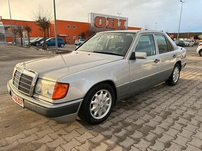 Gebraucht Mercedes 300 109 PS (80 kW) 1992 Silber Limousine