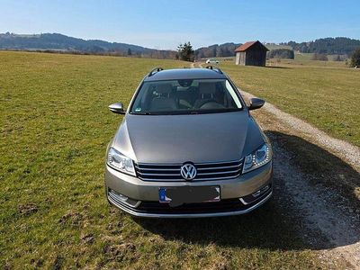 Gebraucht VW Passat Comfortline 140 PS (102 kW) 2011 Gold Kombi