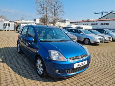 Gebraucht Ford Fiesta Ghia 101 PS (74 kW) 2007 Blau Kleinwagen