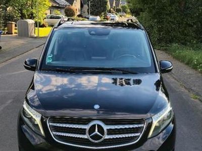 Mercedes V220