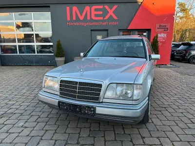 Gebraucht Mercedes E220 150 PS (110 kW) 1993 Silber Kombi