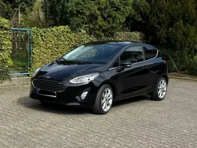 Gebraucht Ford Fiesta Titanium 101 PS (74 kW) 2017 Schwarz Kleinwagen