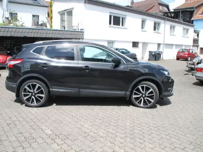 Gebraucht Nissan Qashqai Acenta 131 PS (96 kW) 2017 Schwarz SUV