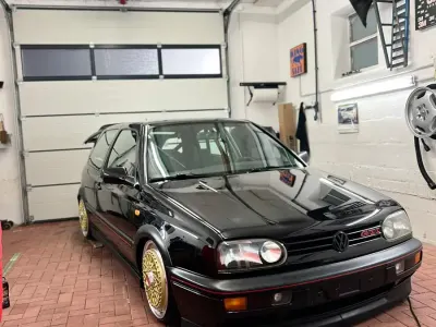 Gebraucht VW Golf III GTI 115 PS (84 kW) 1996 Schwarz Kleinwagen