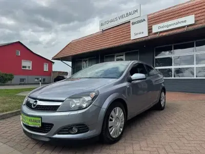Gebraucht Opel Astra GTC Selection 90 PS (66 kW) 2009 Silber Coupé