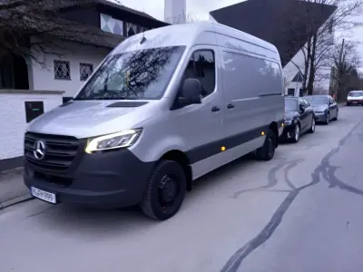 Gebraucht Mercedes Sprinter 170 PS (125 kW) 2023 Silber Van