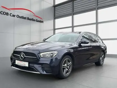 Usata Mercedes E300 AMG 194 CV (142 kW) 2022 Blu Berlina