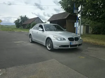 Gebraucht BMW 525 176 PS (129 kW) 2005 Silber Limousine