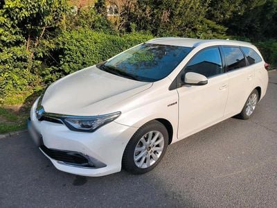 Gebraucht Toyota Auris Hybrid 99 PS (72 kW) 2015 Weiß Kombi