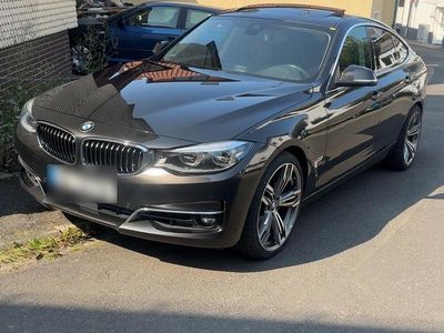 Gebraucht BMW 330 258 PS (189 kW) 2018 Braun Limousine