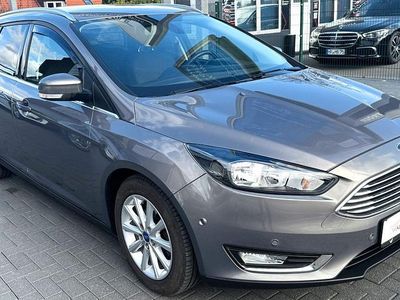 Gebraucht Ford Focus Titanium 125 PS (91 kW) 2015 Grau Kombi