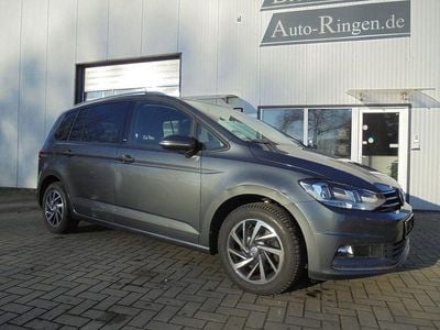 Grau Gebraucht 2018 VW Touran Comfortline Van / Kleinbus | 12.900 € (Guter Preis)