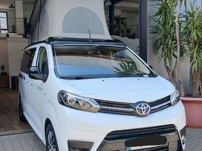Weiß Gebraucht 2024 Toyota Proace Van / Kleinbus | 52.000 €