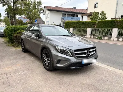 Gebraucht Mercedes GLA200 136 PS (100 kW) 2014 Grau SUV