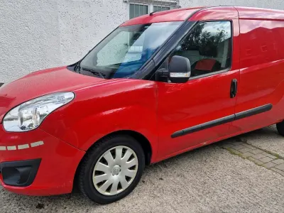 Używany Opel Combo 135 KM (99 kW) 2012 Czerwony Minivan