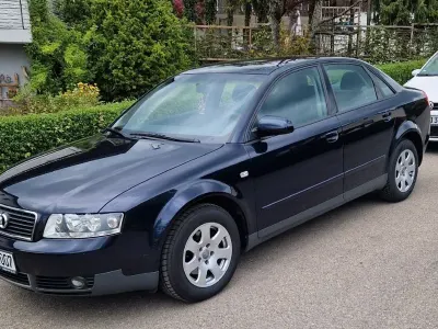 Gebraucht Audi A4 Premium 131 PS (96 kW) 2001 Blau Limousine