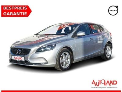 Gebraucht Volvo V40 Kinetic 122 PS (89 kW) 2018 Bright silver metallic (metallic) Limousine