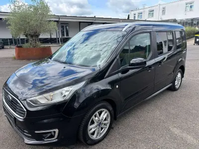 Gebraucht Ford Tourneo Connect Titanium 120 PS (88 kW) 2018 Iridiumschwarz metallic Van / Kleinbus