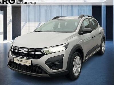 Grau Gebraucht 2024 Dacia Sandero Essentiel Limousine | 15.420 € (Fairer Preis)