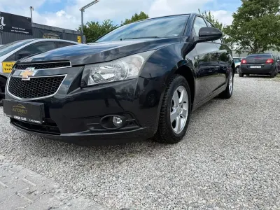 Gebraucht Chevrolet Cruze LS 124 PS (91 kW) 2011 Schwarz Limousine