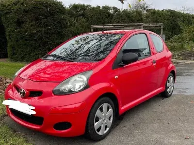 Second-hand Toyota Aygo 68 CP (50 kW) 2009 Roșu Hatchback