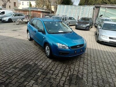 Gebraucht Ford Focus Trend 101 PS (74 kW) 2006 Blau Limousine