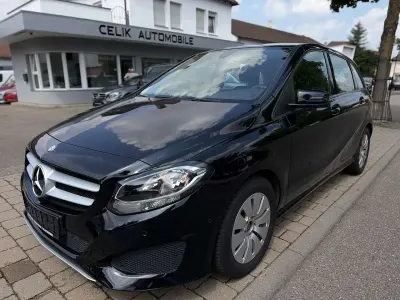 Gebraucht Mercedes B180 109 PS (80 kW) 2016 Schwarz Kleinwagen