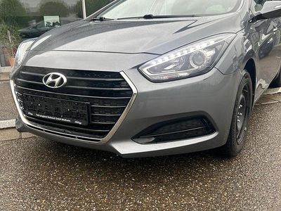 Usata Hyundai i40 134 CV (98 kW) 2017 Grigio Station wagon
