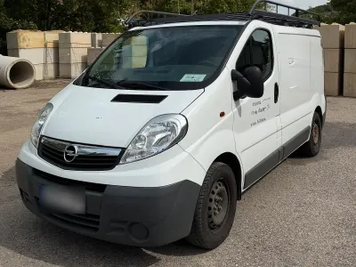 Gebraucht Opel Vivaro 145 PS (106 kW) 2008 Weiß Van / Kleinbus
