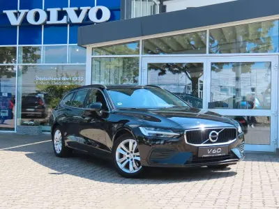 Gebraucht Volvo V60 Core 197 PS (144 kW) 2022 Black stone Kombi