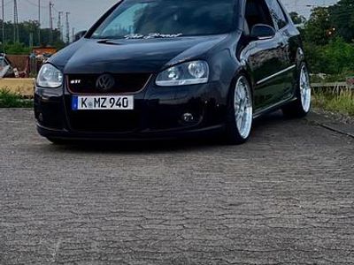 Schwarz Gebraucht 2005 VW Golf V GTI Kleinwagen | 6.500 €