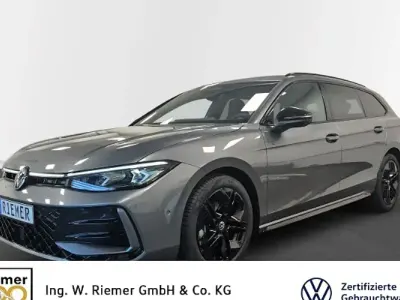 Gebraucht VW Passat IQ Drive 150 PS (110 kW) 2026 Grau Kombi