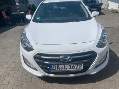 Gebraucht Hyundai i30 110 PS (80 kW) 2016 Weiß Limousine