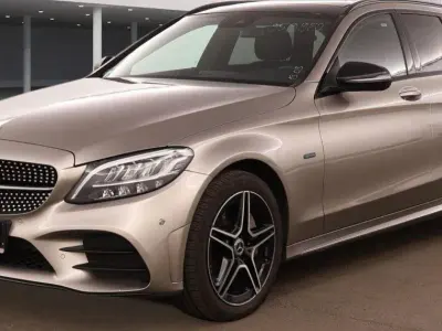 Gebraucht Mercedes C300e AMG line 306 PS (225 kW) 2019 Silber Kombi