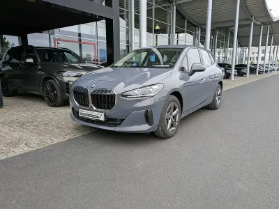 Gebraucht BMW 220 Active Tourer 156 PS (114 kW) 2025 Grau Van / Kleinbus
