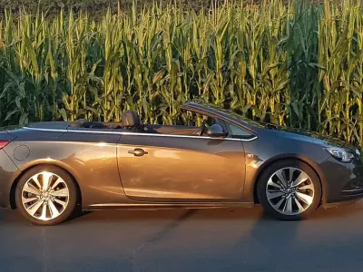Usata Opel Cascada 165 CV (121 kW) 2013 Grigio Cabrio