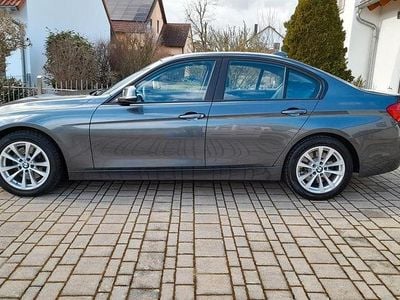 Gebraucht BMW 330 Sport Line 258 PS (189 kW) 2015 Grau Limousine