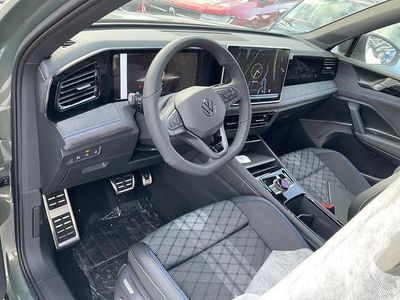 Cipressino grün metallic Neu 2025 VW Tiguan R-line SUV | 52.995 € (Fairer Preis)