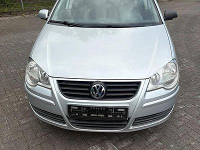 Second-hand VW Polo 75 CP (55 kW) 2006 Argintiu Hatchback
