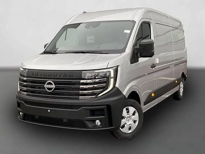Grau Gebraucht 2024 Nissan Interstar Tekna Van | 42.025 € (Fairer Preis)