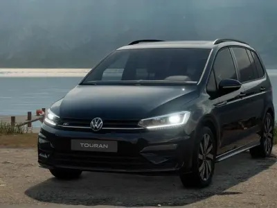 Gebraucht VW Touran Highline 150 PS (110 kW) 2025 Schwarz Van / Kleinbus