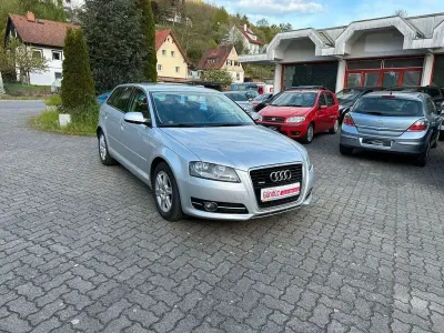 Gebraucht Audi A3 Sportback Attraction 140 PS (102 kW) 2011 Silber Kleinwagen
