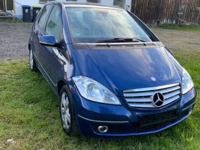 Brugt Mercedes A180 Avantgarde 109 HK (80 kW) 2011 Blå MPV