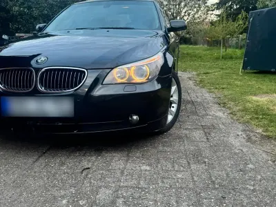 Gebraucht BMW 523 177 PS (130 kW) 2006 Schwarz Limousine