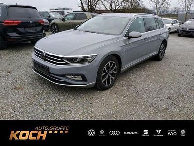 Mondsteingrau Gebraucht 2022 VW Passat Elegance Kombi | 28.930 € (Fairer Preis)