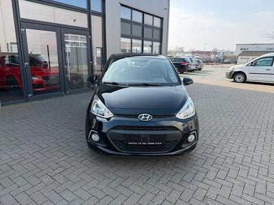 Gebraucht Hyundai i10 Edition 67 PS (49 kW) 2015 Schwarz Kleinwagen