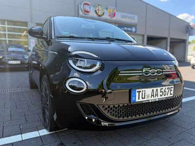Gebraucht Fiat 500e La Prima 86 kW (118 PS) 2023 Schwarz Kleinwagen