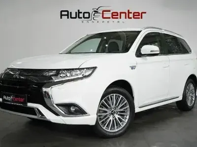 Gebraucht Mitsubishi Outlander P-HEV Spirit 301 PS (221 kW) 2021 Frost white SUV