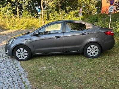 Gebraucht Kia Rio 111 PS (81 kW) 2012 Grau Limousine