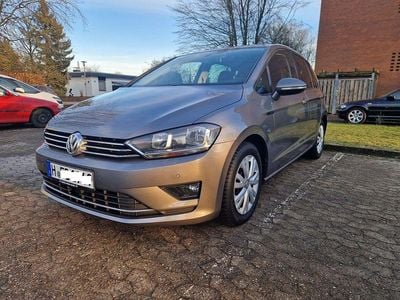 Grau Gebraucht 2015 VW Golf Sportsvan LOUNGE Van / Kleinbus | 11.500 € (Etwas zu teuer)